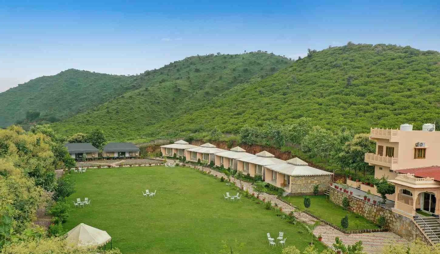 Top Reasons to Choose a Resort Stay in Udaipur Over Hotels