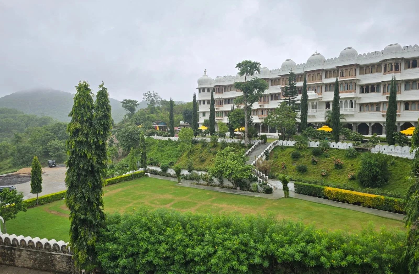 Why a Resort Stay Makes Your Kumbhalgarh Weekend Trip More Relaxing